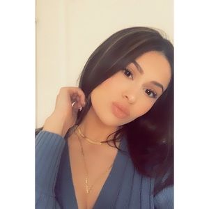 Meet your Posher, Laura